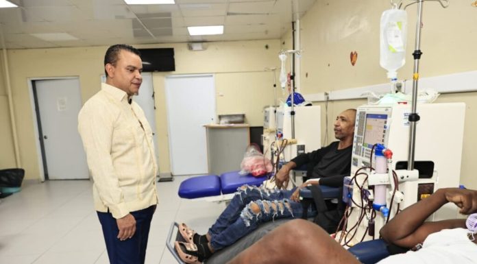 SNS garantiza al 100% suministros de los programas de diálisis peritoneal, hemodiálisis y nutrición de la Red Pública