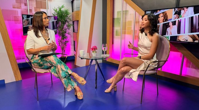 Video- Leyla Yépez: “Tener un micrófono en la mano es un compromiso y una responsabilidad”