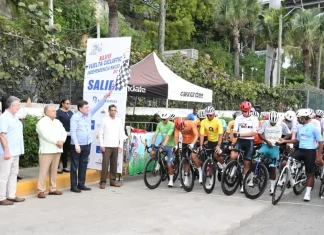 Video- Armando Rodríguez da banderazo de salida Vuelta Ciclística Independencia