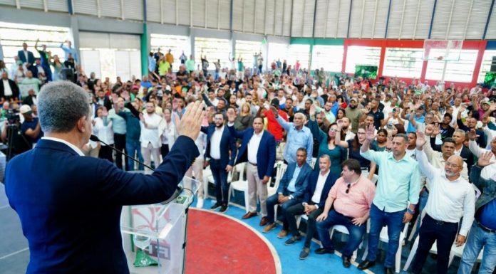 Importantes dirigentes del PLD en Santiago pasan a la Fuerza del Pueblo: un exdiputado, regidores, exregidores y una exgobernadora