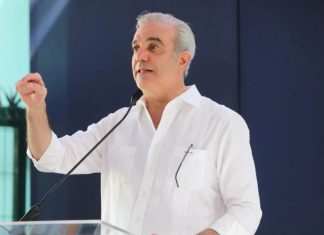 Presidente Abinader arriba a Miami para participar en cumbre regional convocada por Donald Trump