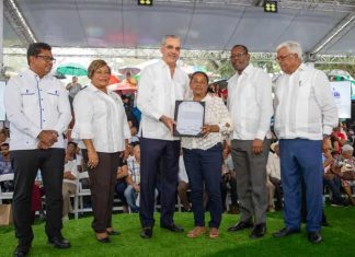 Presidente Abinader entrega 442 títulos de propiedad en Hato Nuevo II