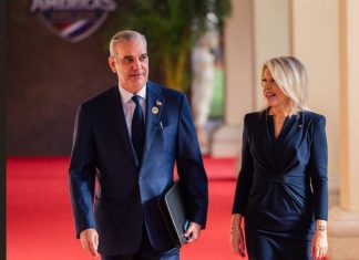 Presidente Abinader llega a la cumbre “Escudo de las Américas” convocada por Donald Trump