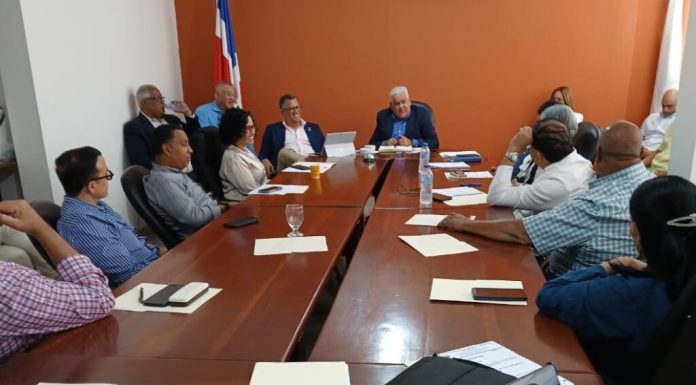 Anadegas denuncia persecución «provocadora» del director del Ceccom contra detallistas de combustibles