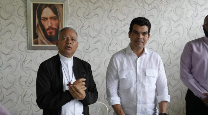 Wellington Arnaud se reúne con comité de veeduría alcantarillado de Tenares, Hermanas Mirabal