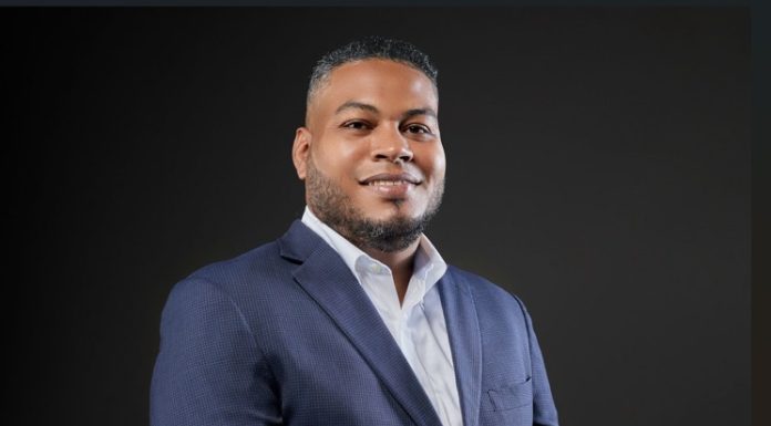 Arquitecto Fredny Díaz denuncia abusos, cobros ilegales y caos en Planeamiento Urbano de Santo Domingo Este