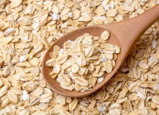 Expertos recomiendan sumar avena al desayuno: cuáles son sus beneficios y cómo incorporarla