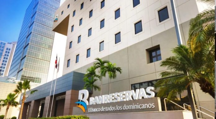 Banco de Reservas reporta un conato de incendio en su almacén ubicadio en el sector Yolanda Guzmán; nada humano que lamentar