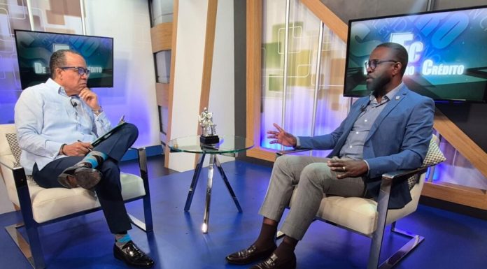 Carlos De Pérez: “Abinader reaccionó tarde a crisis petróleo”, dijo. Somete proyecto de Ley favorece madres por falta manutención