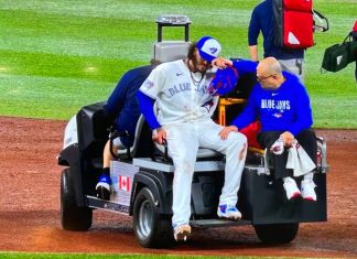 Cody Ponce sale lesionado en su regreso a las Grandes Ligas con los Azulejos