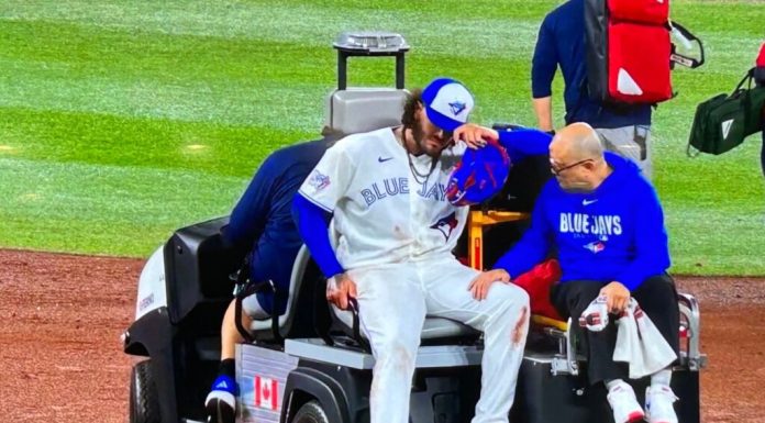 Cody Ponce sale lesionado en su regreso a las Grandes Ligas con los Azulejos