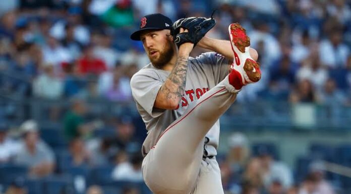 Crochet domina y Medias Rojas blanquean a los Rojos en el Día Inaugural