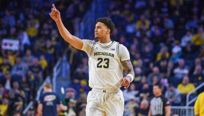 Dominicano Yaxel Lendeborg lidera paliza de Michigan y clasifica al Final Four de la NCAA