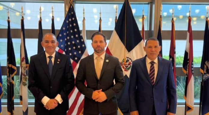 Estados Unidos y RD intensifican cooperación contra narcoterroristas en el Caribe