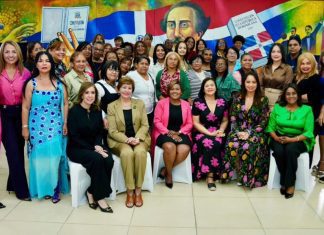 Fuerza del Pueblo impulsa formación para fortalecer liderazgo femenino