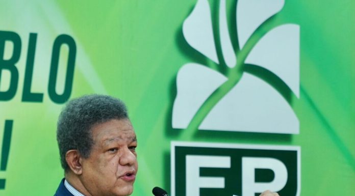 Leonel Fernández cuestiona excusas del Gobierno ante crisis del petróleo y asegura que “la gente no resiste más presión sobre su bolsillo”