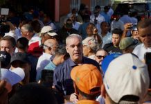 Presidente Abinader visita zonas impactadas por inundaciones en Gaspar Hernández y ordena intervención integral y compensaciones para afectados