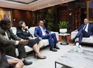 Director de Aduanas recibe comisión de ASODOPROM