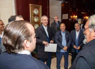 Presidente Abinader llega a París donde se reunirá con su homólogo Emmanuel Macron y participará en Foro Global Anticorrupción e Integridad