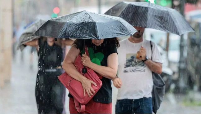 Aguaceros en varias provincias del país asociados a frente frío sobre Haití