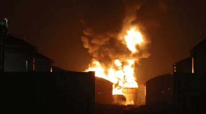 Irán lanza una nueva oleada de ataques contra Israel y países del Golfo