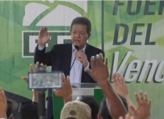 Leonel Fernández juramenta en FP a exgobernador de Hermanas Mirabal y dirigentes del PRM y PLD