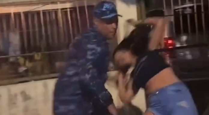 Ministra de Interior y Policia suspende coronel que estrelló contra el pavimento a una menor de edad