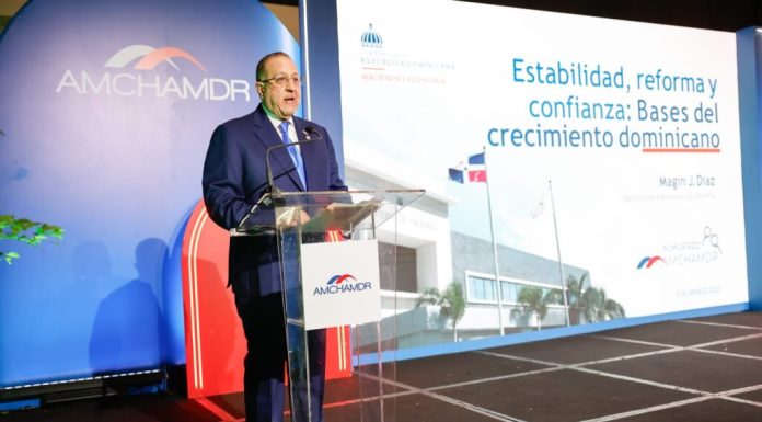 Almuerzo Amchamdr: Magín Díaz destaca el firme compromiso del Gobierno para potenciar el crecimiento económico