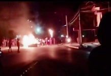 Manifestantes en Cuba incendian un edificio del Partido Comunista; una persona recibe un disparo