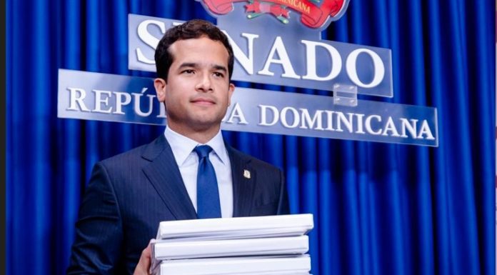 Omar Fernández impulsa eliminación del impuesto a préstamos hipotecarios