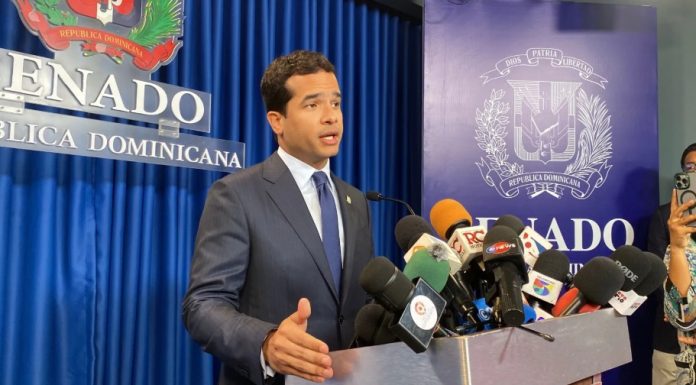 Omar Fernández reintroduce proyecto que elimina pago de anticipos por mipymes y otros 10 proyectos