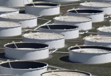 Petróleo sube mientras inversores reevalúan perspectivas de alto el fuego en Medio Oriente