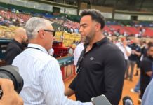 Rob Manfred valora posibilidad de traer juegos oficiales de MLB a RD