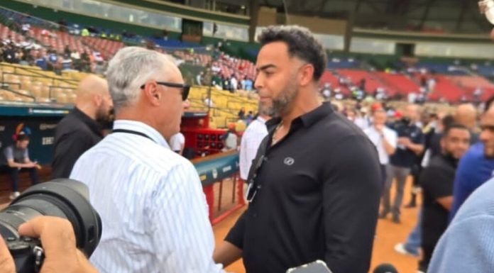 Rob Manfred valora posibilidad de traer juegos oficiales de MLB a RD