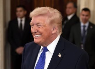 Trump dice alegrarse de la muerte del exfiscal que le investigó por la supuesta trama rusa