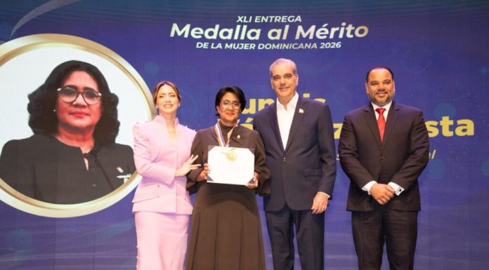 Reportaje- Abinader reconoce a mujeres destacadas de distintas áreas en el Día Internacional de la Mujer