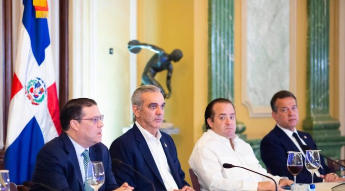 Sector comercial y gobierno garantizan estabilidad en los precios de los productos básicos