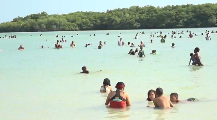 Comerciantes de Boca Chica y Guayacanes rechazan restricciones por Semana Santa y piden flexibilización