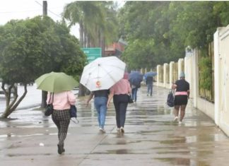 Vaguada provocará aguaceros con tronadas desde esta tarde tras lluvias matutinas en el país