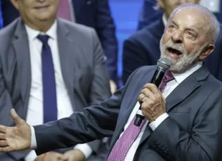 Lula y Flávio Bolsonaro aparecen empatados por primera vez en un sondeo electoral