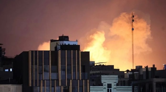 Nueva oleada ataques contra Irán deja al menos 20 muertos