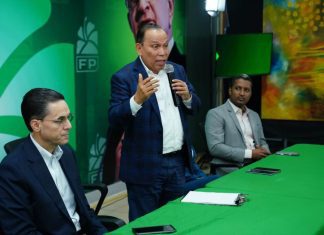 Radhamés Jiménez dice que el PRM es una “plaga” y cuestiona que con petróleo más barato no bajaran los combustibles