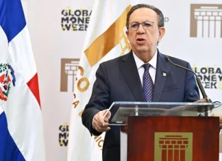 Valdez Albizu llama al país estar atento y manejar con prudencia crisis petróleo