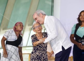 Presidente Abinader escucha a 6,000 familias y reafirma su apoyo a Supérate, que impacta a más de 1.4 millones de hogares en la República Dominicana
