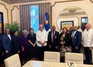 Presidente Luis Abinader se reúne con la directiva del Colegio Médico Dominicano