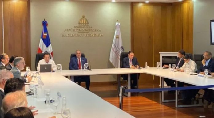 Arrancan reuniones entre gobierno y empresarios en busca de consenso para enfrentar efectos de crisis global