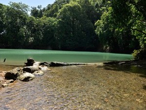 Mantienen clausurados todos los balnearios en la provincia Duarte a causa de una vaguada