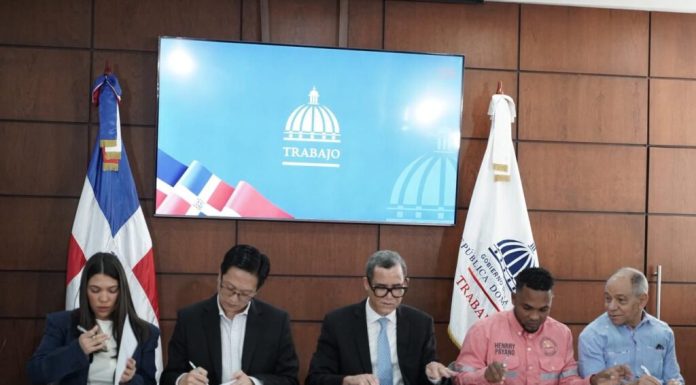Cormidom y trabajadores firman acuerdo de paz laboral y bienestar
