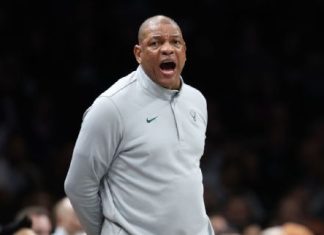 Los Bucks despiden a su entrenador Doc Rivers