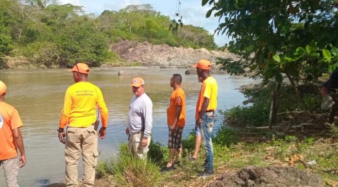 Buscan adolescente que desapareció tras ser arrastrado por el río Chavón, en Higüey